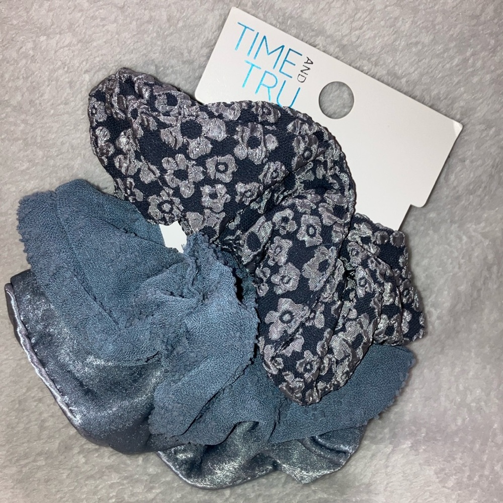 Time and Tru NWT blue denim and Solid Scrunchie Set of 3